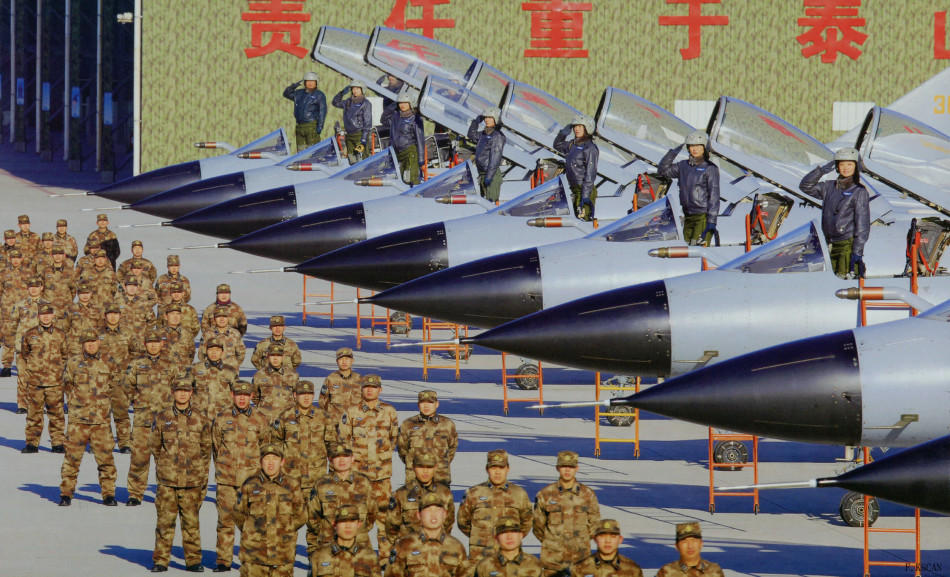 组图：中国军机地面列阵气势惊人