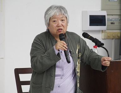 毛泽东让我们站起来