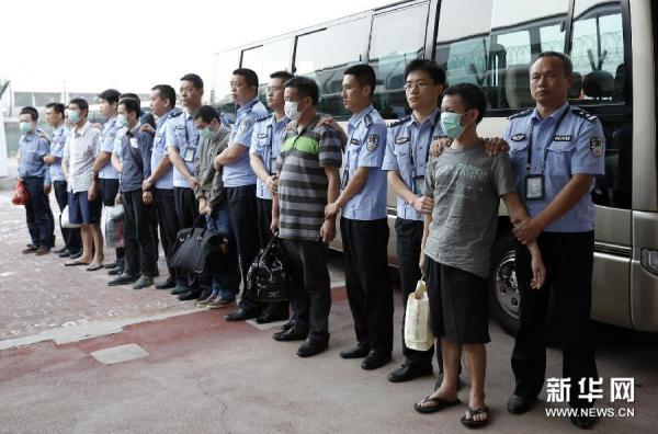 “猎狐”成特工,美国搅和中国反腐