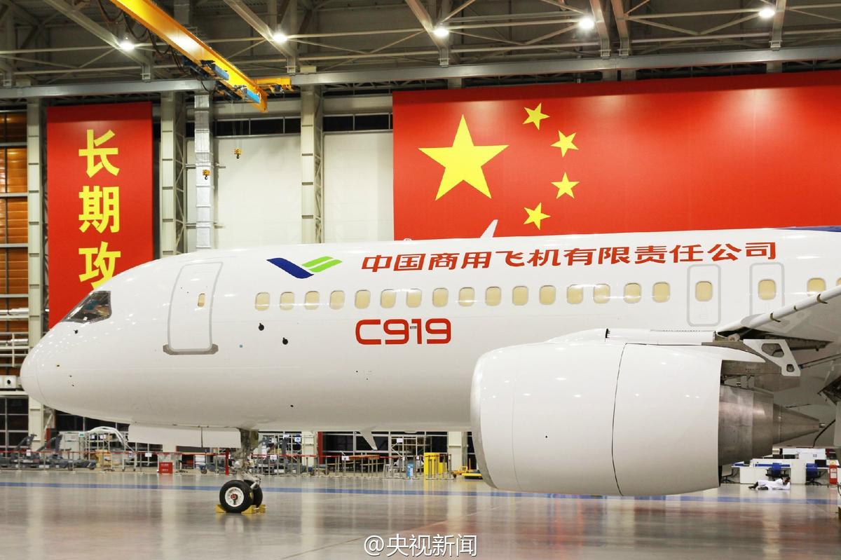 国产大型客机C919首架机总装下线 订单数已517架