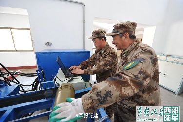拆弹英雄18年销毁3万多吨弹药