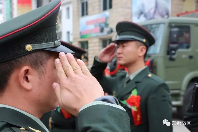 兵哥有双全能的手:给你一个支点,你能撬起整个地球