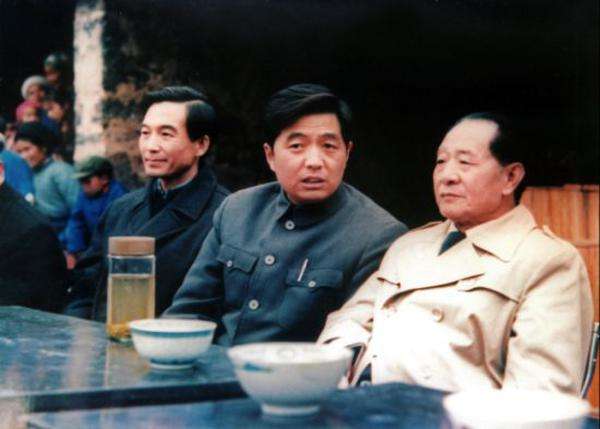 毛泽东赞胡耀邦：自古英雄出少年
