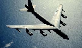 俄媒：美国轰炸机抵近俄罗斯领空遭拦截