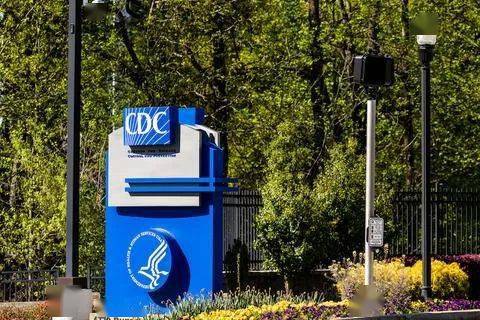 暗战：美联社白宫安插两名“线人”卧底CDC