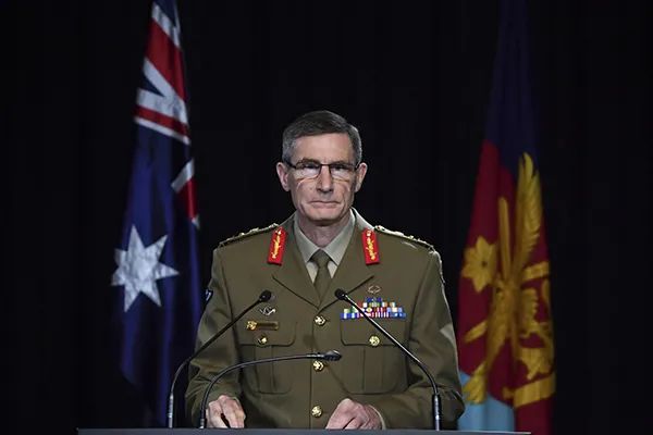 澳国防军司令安格斯•坎贝尔向阿富汗民众道歉。