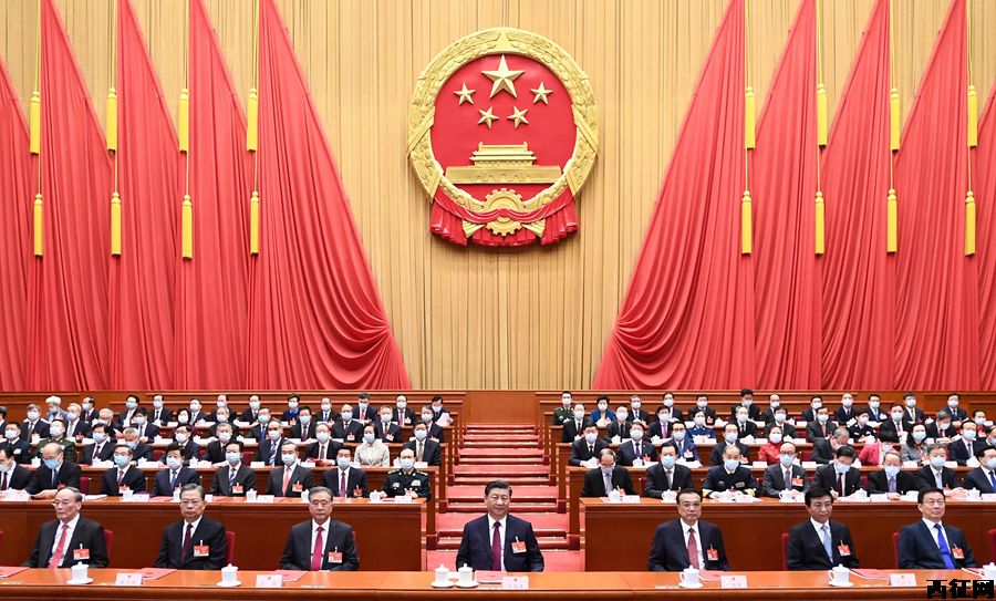 十三届全国人大四次会议在京闭幕