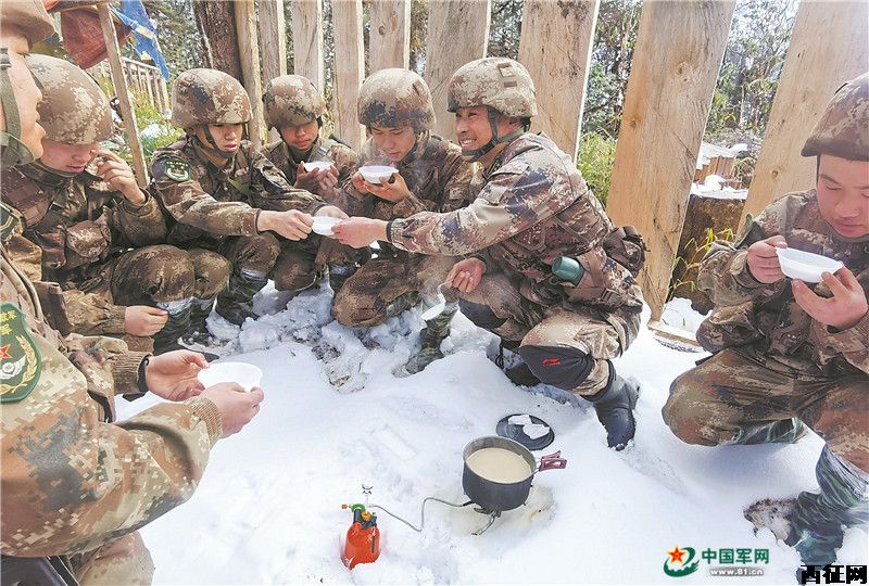 钻密林、穿峡谷、爬雪山……这是墨脱边防官兵的巡逻印记！