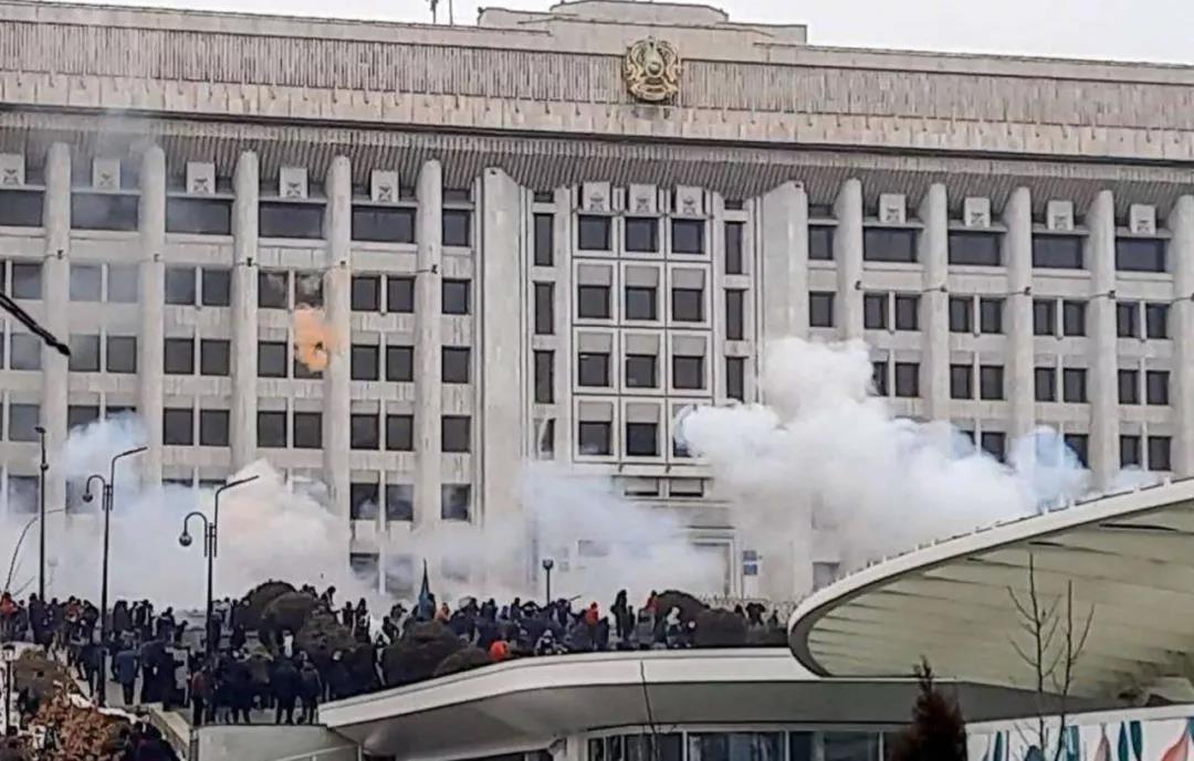 哈萨克斯坦暴乱，拉开了2022年大国激烈博弈的序幕