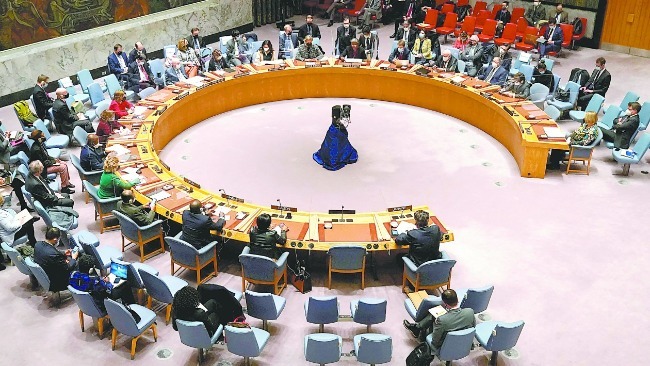 俄承认两个“共和国”震动世界 多方关注战争会否发生