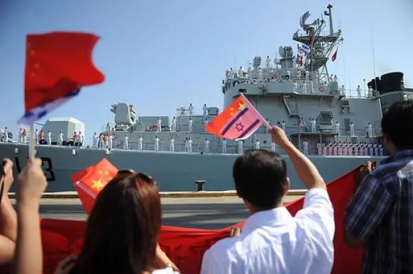 拜登接连犯下大错，美国重要盟友要投奔中国了？