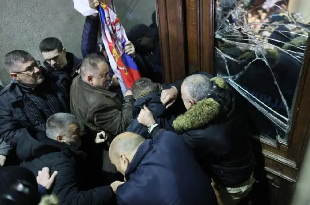 平原公子：塞尔维亚骚乱，又一场颜色革命