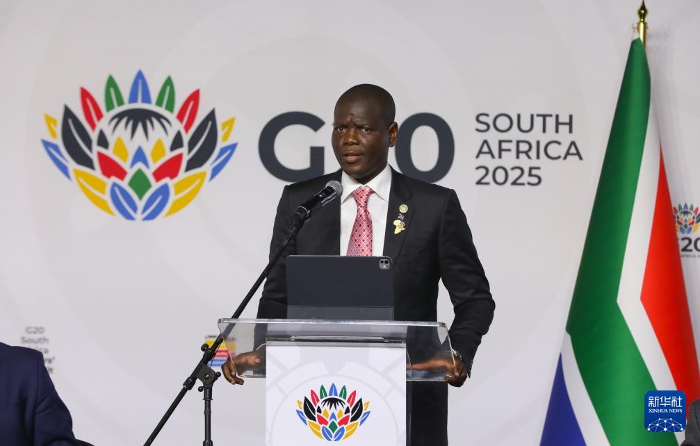 5sF9of2aS2m6bECn.jpg 5sF9of2aS2m6bECn.jpg