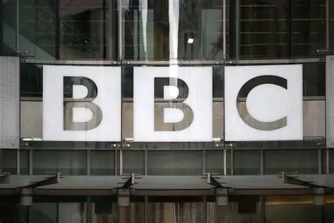 特朗普威胁起诉索赔 英政府将启动审查 BBC何去何从