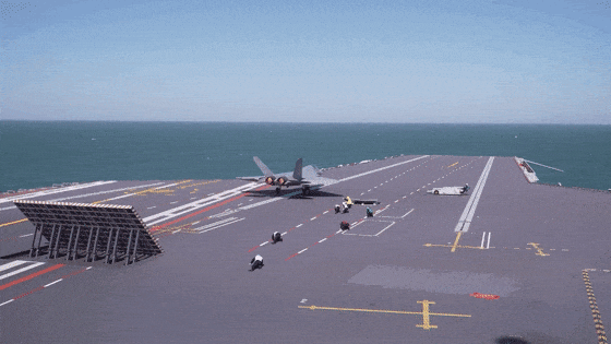 “福建舰”官宣入列！美国还认为“优势在我”