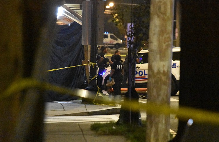 美国两所高校枪击案凶手竟同为一人