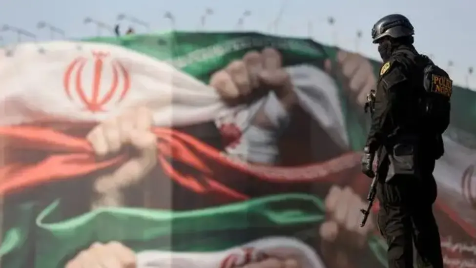 特朗普在离开白宫前往佛罗里达州时对媒体说，同伊朗“我们可以对话，但我不想停火”。