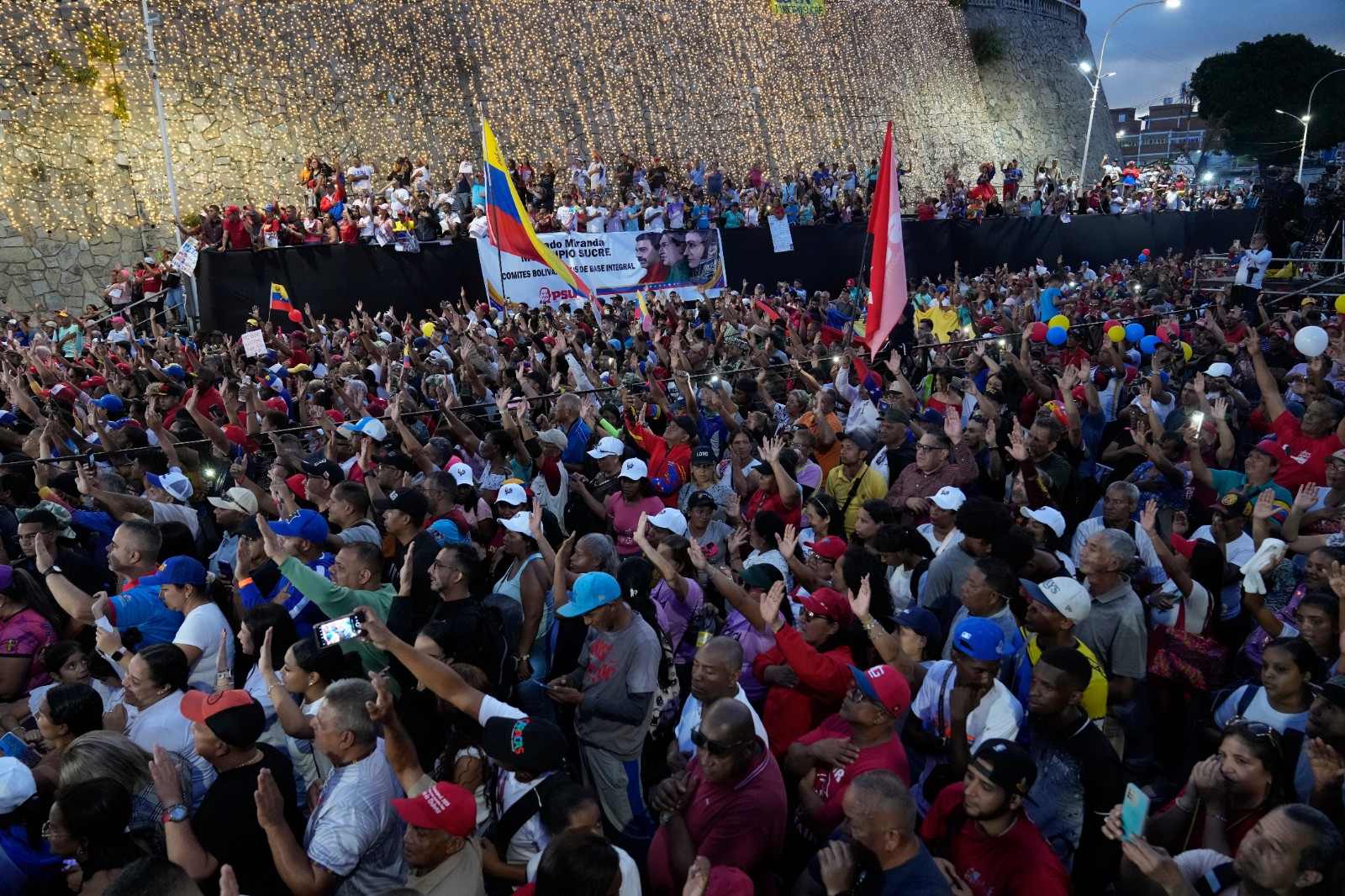 美媒：美若图谋颠覆委政权恐遭“反噬”